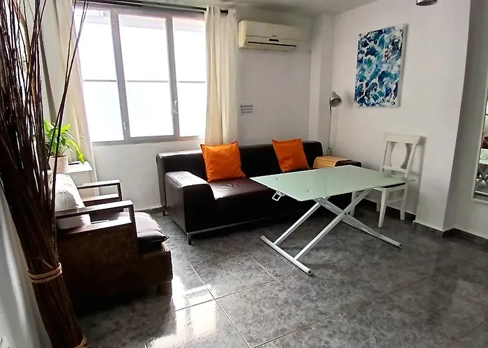 Triana, Lovely Flat+Pool